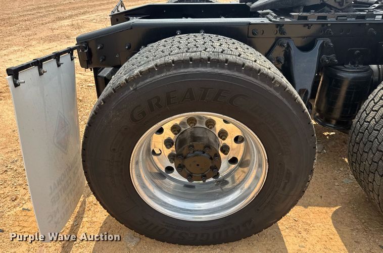 image for item YA0564 2020 International LT625 semi truck