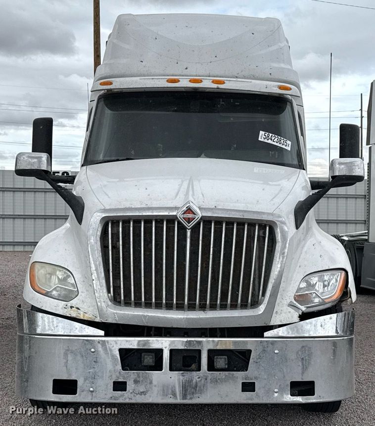 image for item YA0577 2018 International LT625 semi truck