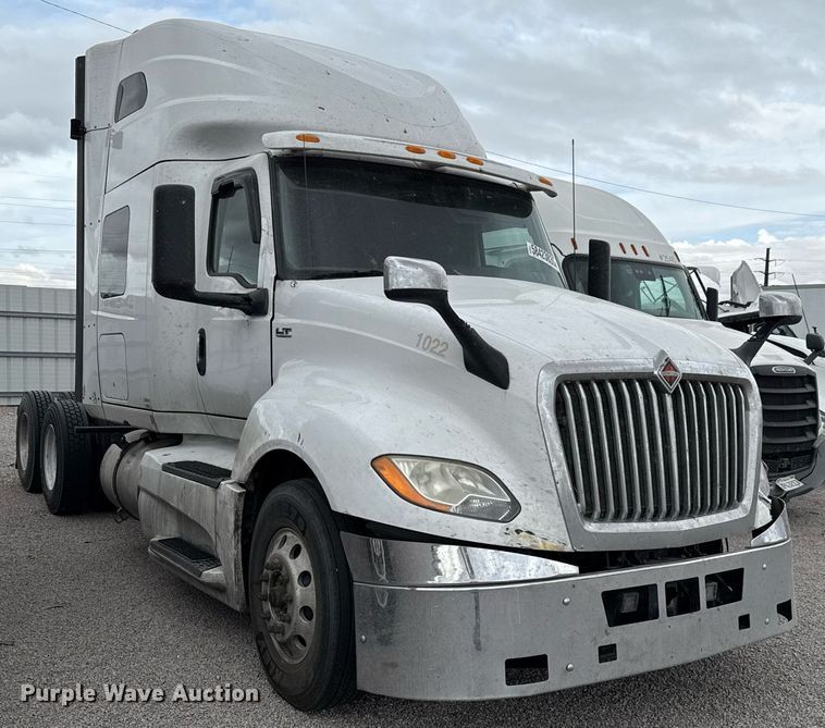 image for item YA0577 2018 International LT625 semi truck