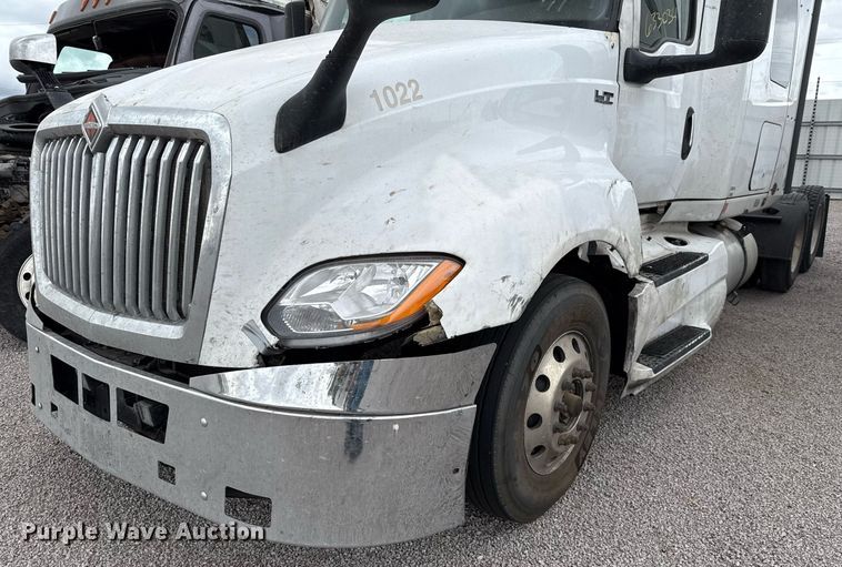 image for item YA0577 2018 International LT625 semi truck