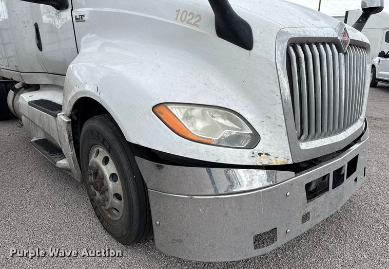 image for item YA0577 2018 International LT625 semi truck