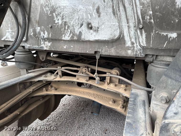 image for item YA0577 2018 International LT625 semi truck