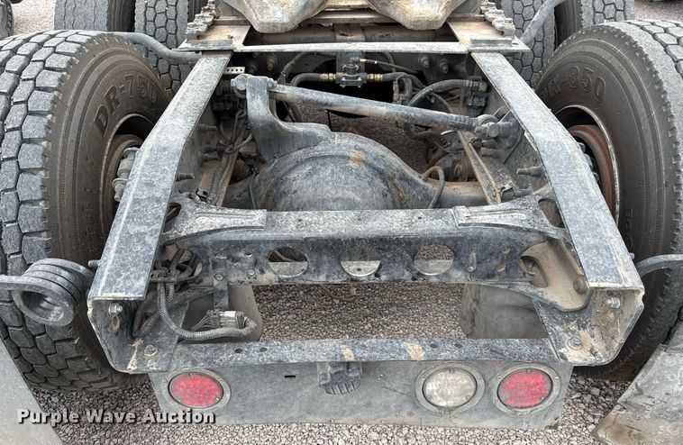 image for item YA0577 2018 International LT625 semi truck