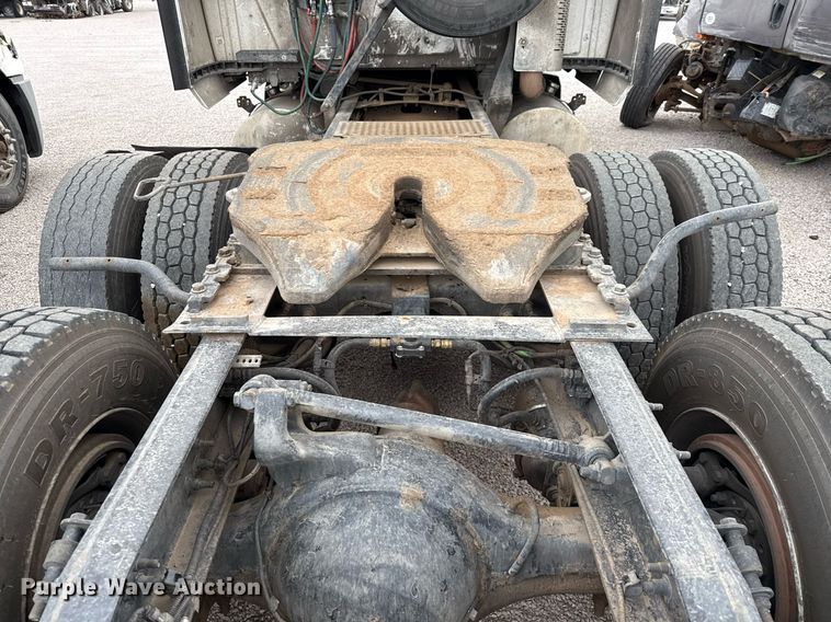 image for item YA0577 2018 International LT625 semi truck