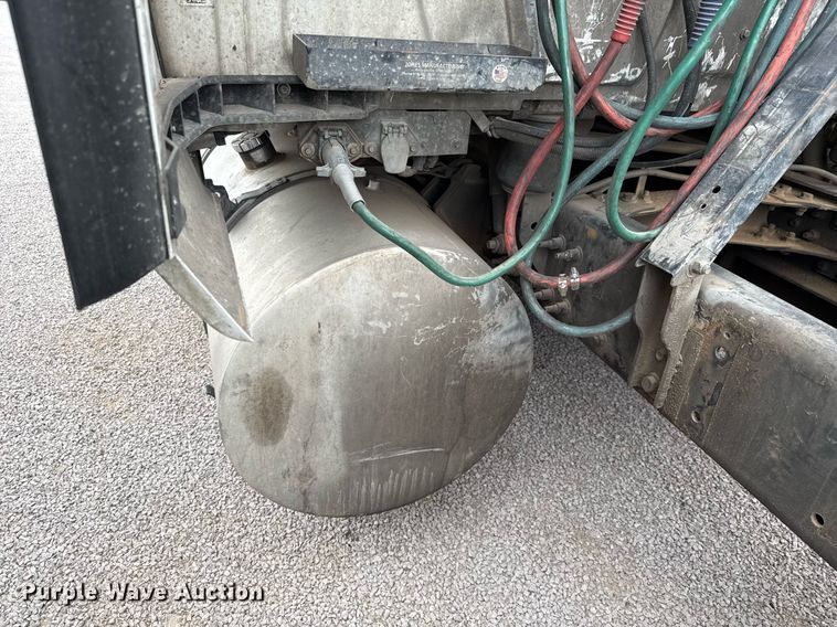 image for item YA0577 2018 International LT625 semi truck