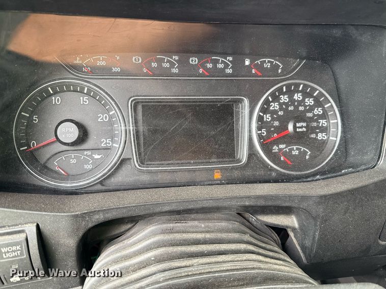 image for item YA0577 2018 International LT625 semi truck