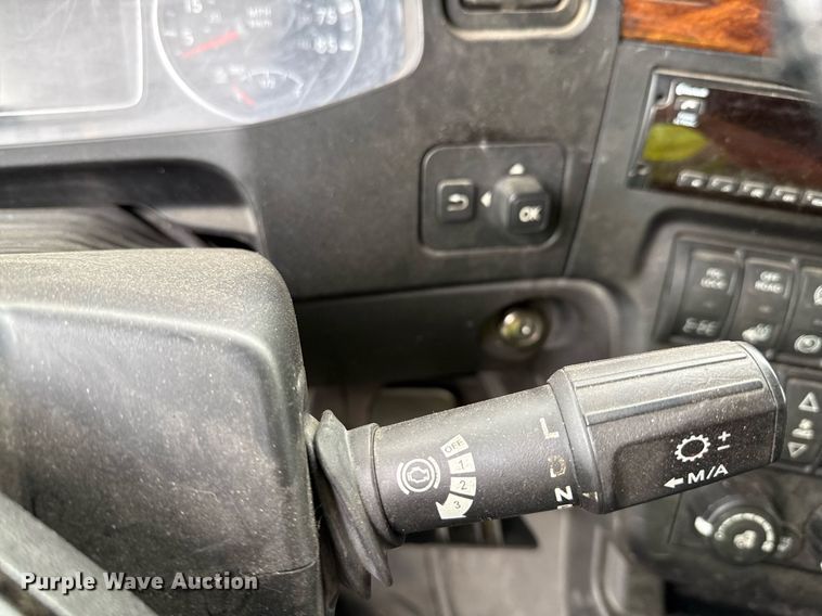 image for item YA0577 2018 International LT625 semi truck