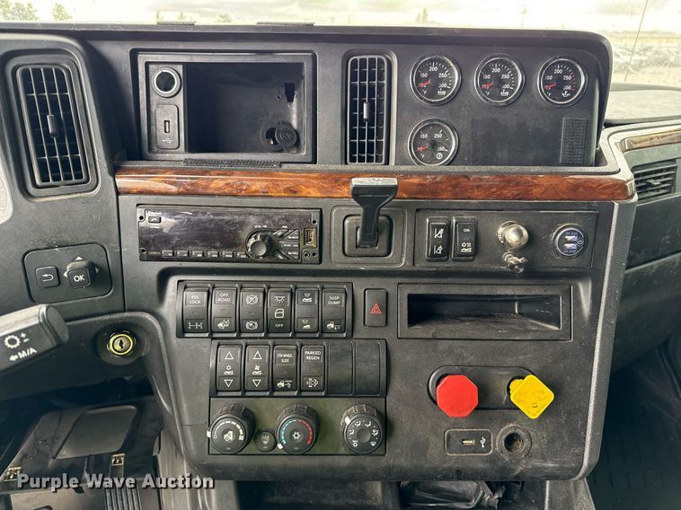 image for item YA0577 2018 International LT625 semi truck