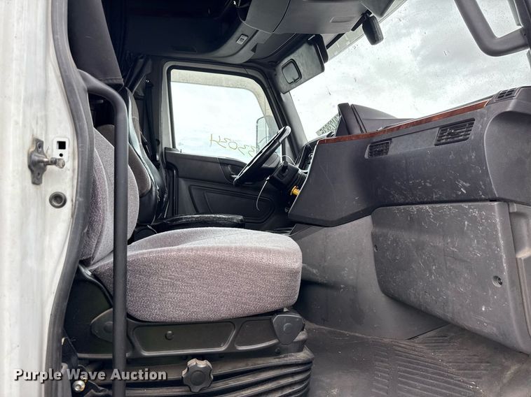 image for item YA0577 2018 International LT625 semi truck