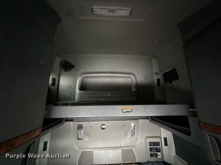 image for item YA0577 2018 International LT625 semi truck