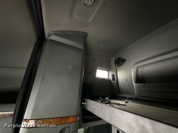 image for item YA0577 2018 International LT625 semi truck