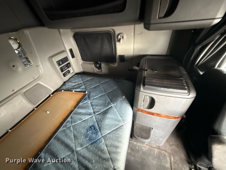 image for item YA0577 2018 International LT625 semi truck