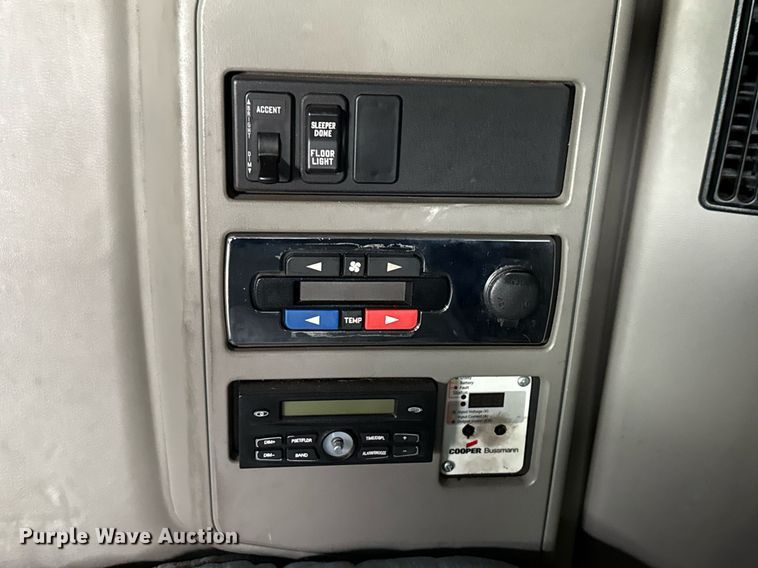 image for item YA0577 2018 International LT625 semi truck