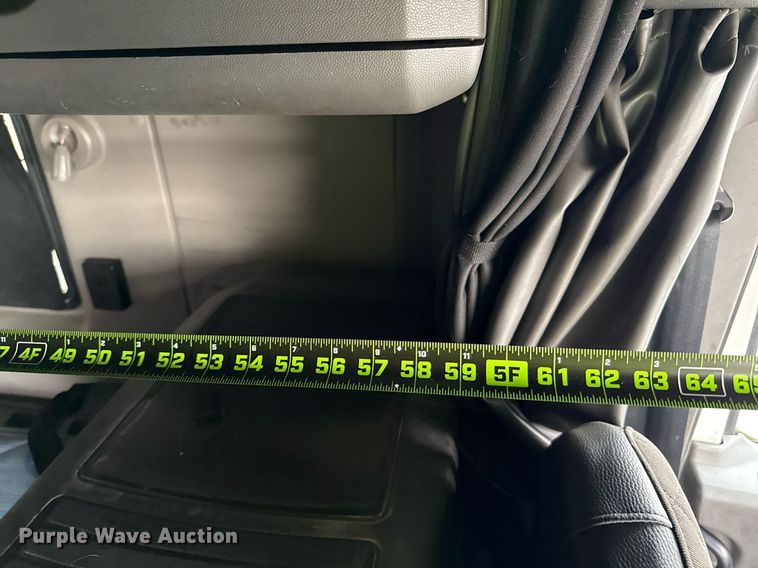 image for item YA0577 2018 International LT625 semi truck