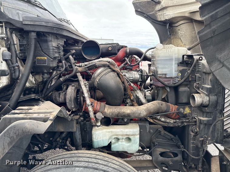 image for item YA0577 2018 International LT625 semi truck