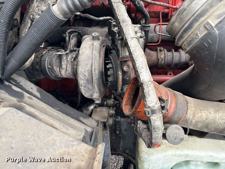 image for item YA0577 2018 International LT625 semi truck