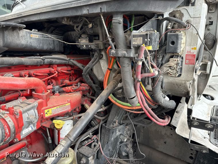 image for item YA0577 2018 International LT625 semi truck