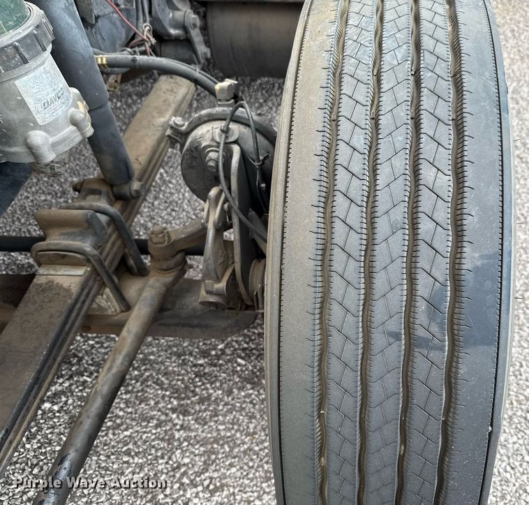 image for item YA0577 2018 International LT625 semi truck