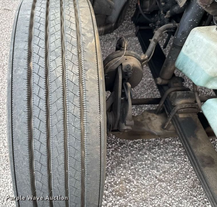 image for item YA0577 2018 International LT625 semi truck