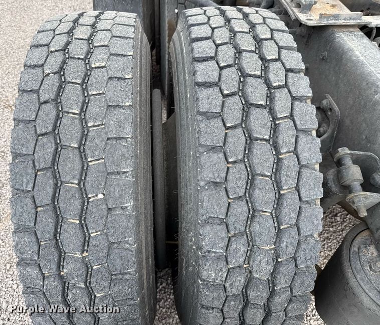 image for item YA0577 2018 International LT625 semi truck