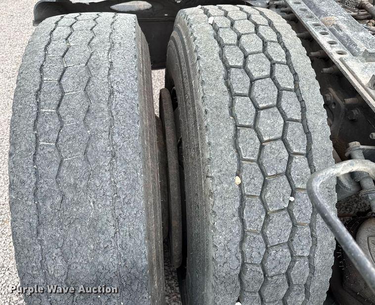 image for item YA0577 2018 International LT625 semi truck