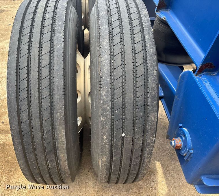 image for item YA0596 2023 RO-ME MX-GN-40 container chassis trailer