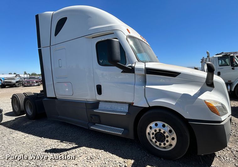 image for item YA0643 2021 Freightliner Cascadia semi truck