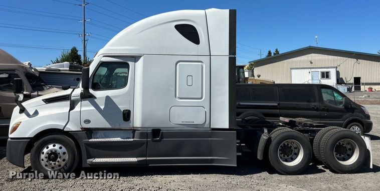 image for item YA0643 2021 Freightliner Cascadia semi truck