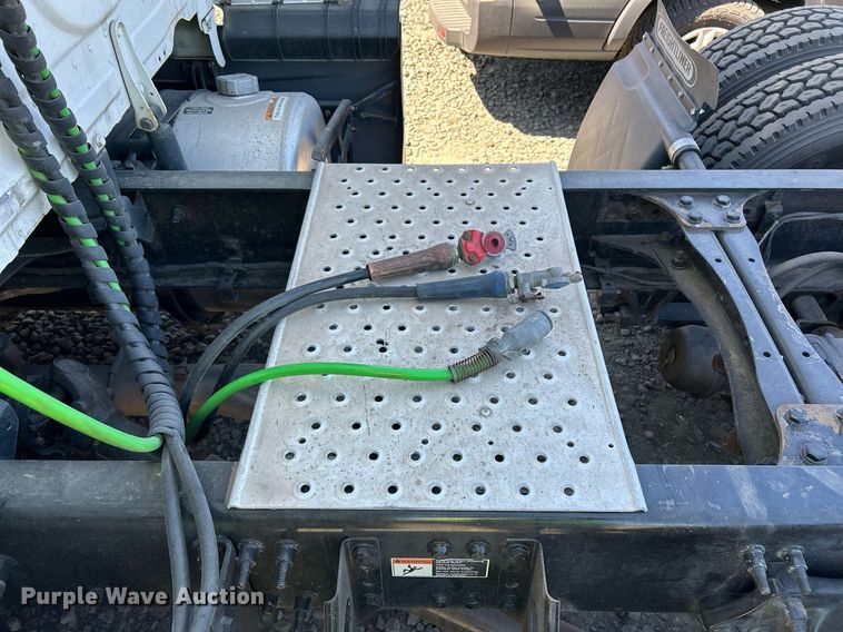 image for item YA0643 2021 Freightliner Cascadia semi truck