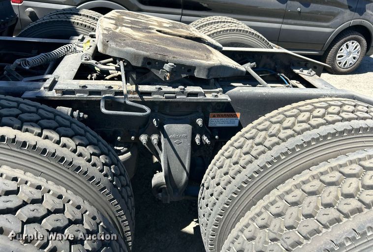 image for item YA0643 2021 Freightliner Cascadia semi truck