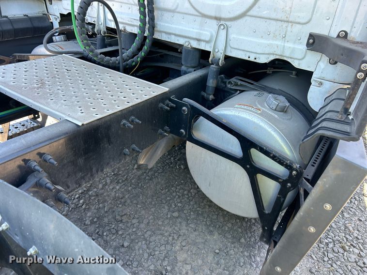 image for item YA0643 2021 Freightliner Cascadia semi truck