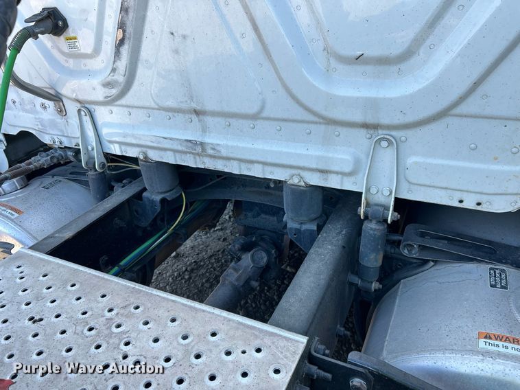 image for item YA0643 2021 Freightliner Cascadia semi truck