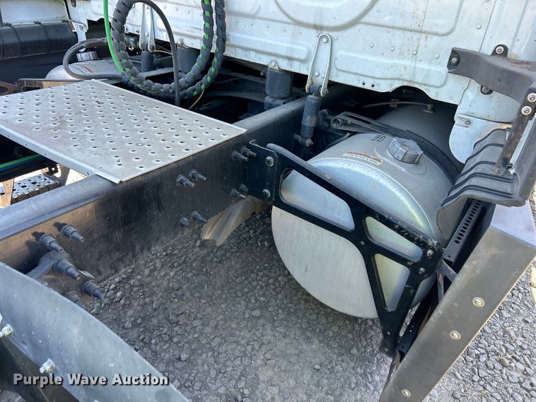 image for item YA0643 2021 Freightliner Cascadia semi truck