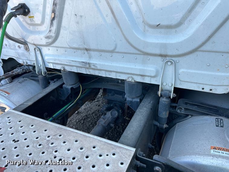 image for item YA0643 2021 Freightliner Cascadia semi truck