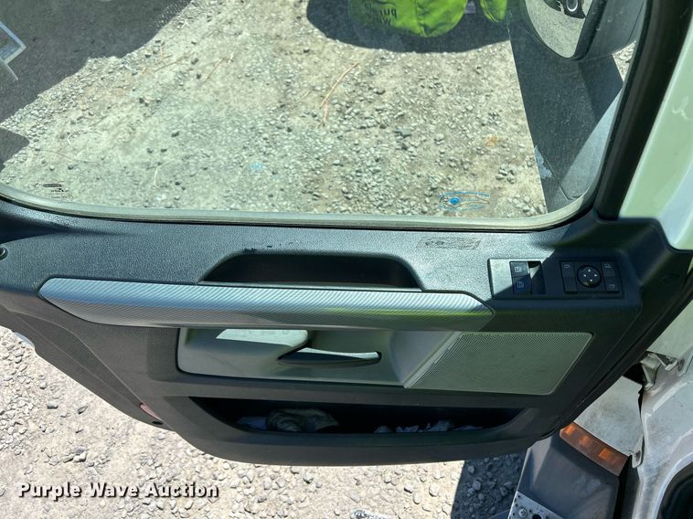 image for item YA0643 2021 Freightliner Cascadia semi truck