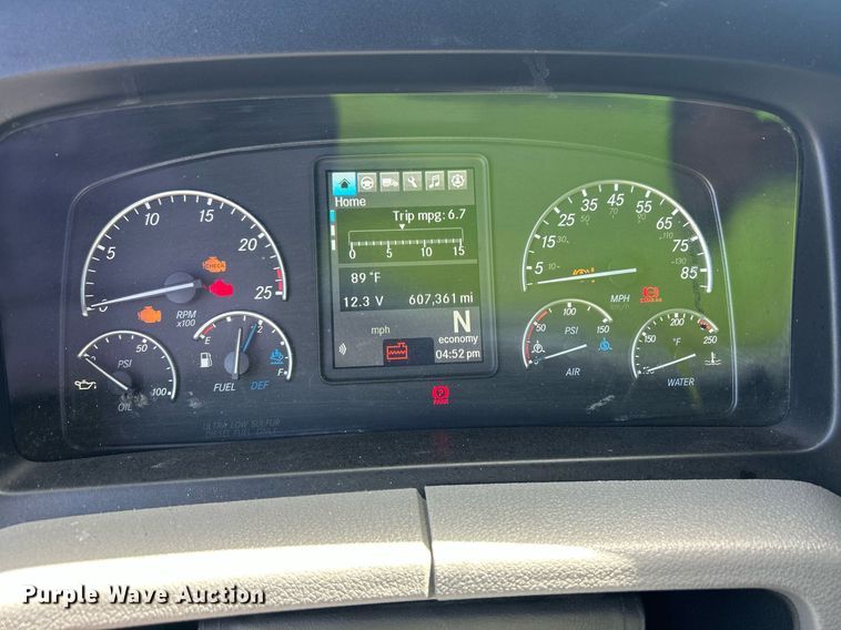 image for item YA0643 2021 Freightliner Cascadia semi truck