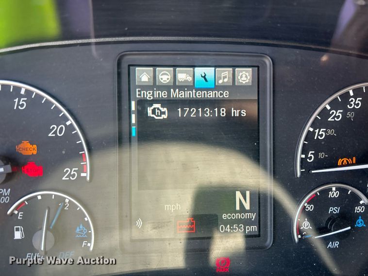 image for item YA0643 2021 Freightliner Cascadia semi truck