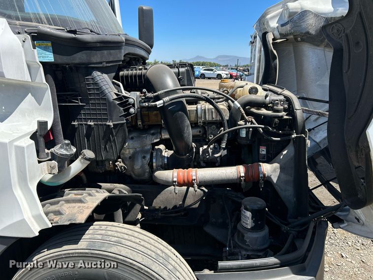 image for item YA0643 2021 Freightliner Cascadia semi truck