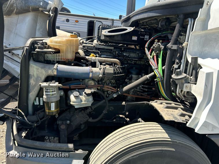 image for item YA0643 2021 Freightliner Cascadia semi truck