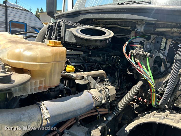 image for item YA0643 2021 Freightliner Cascadia semi truck