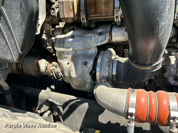 image for item YA0643 2021 Freightliner Cascadia semi truck