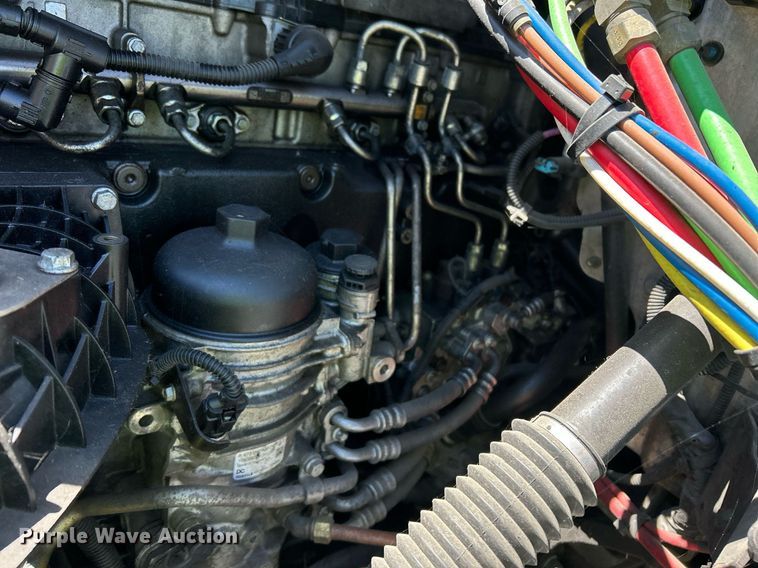 image for item YA0643 2021 Freightliner Cascadia semi truck