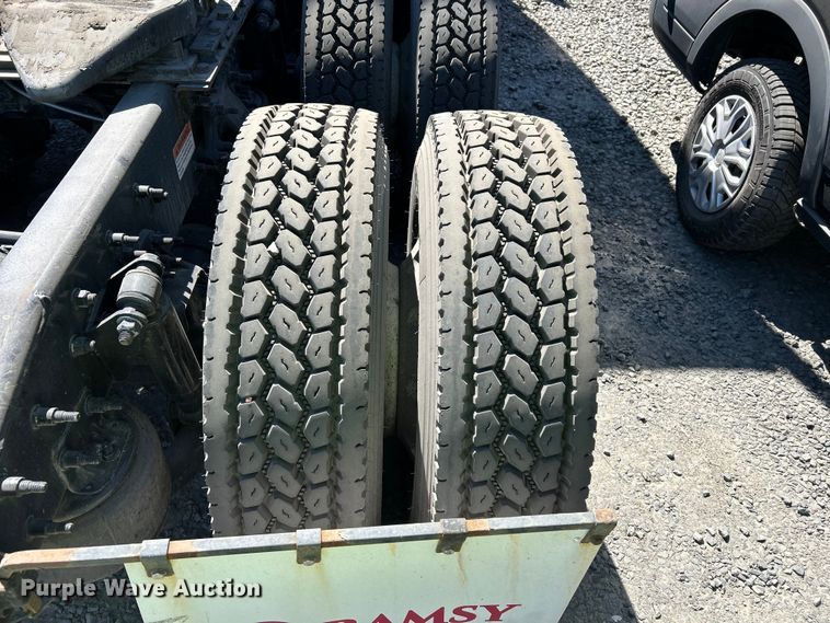 image for item YA0643 2021 Freightliner Cascadia semi truck