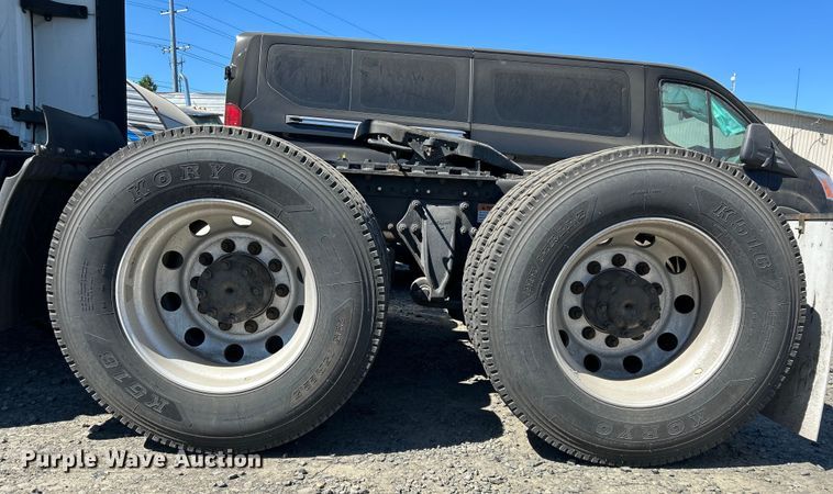 image for item YA0643 2021 Freightliner Cascadia semi truck