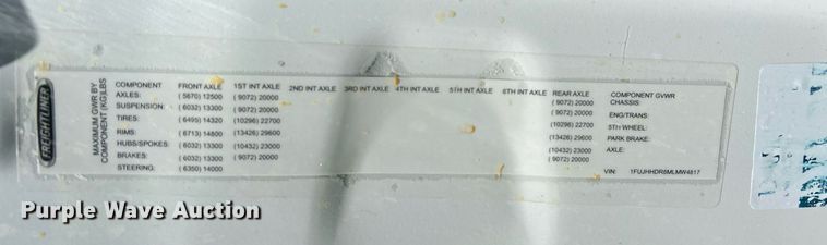 image for item YA0643 2021 Freightliner Cascadia semi truck