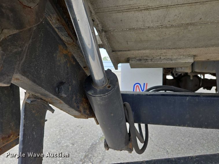 image for item YA0647 2011 Freightliner Business Class M2 box truck