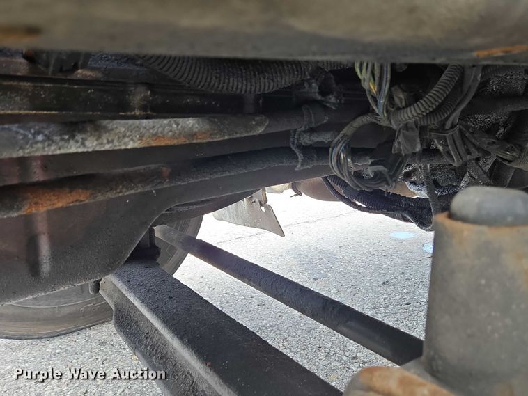 image for item YA0647 2011 Freightliner Business Class M2 box truck