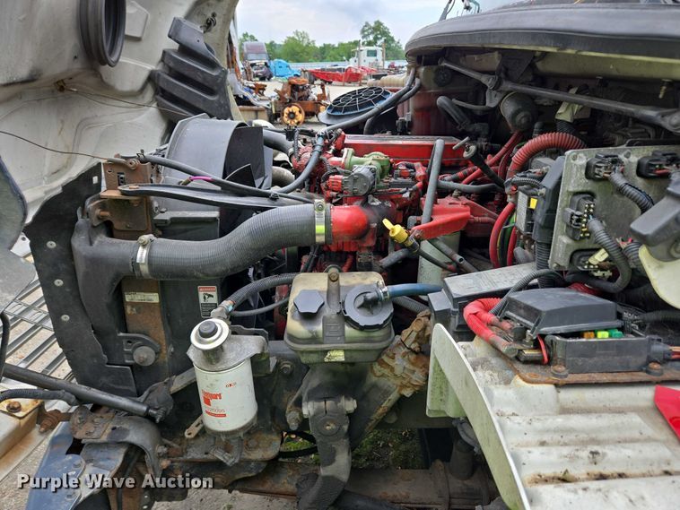 image for item YA0647 2011 Freightliner Business Class M2 box truck