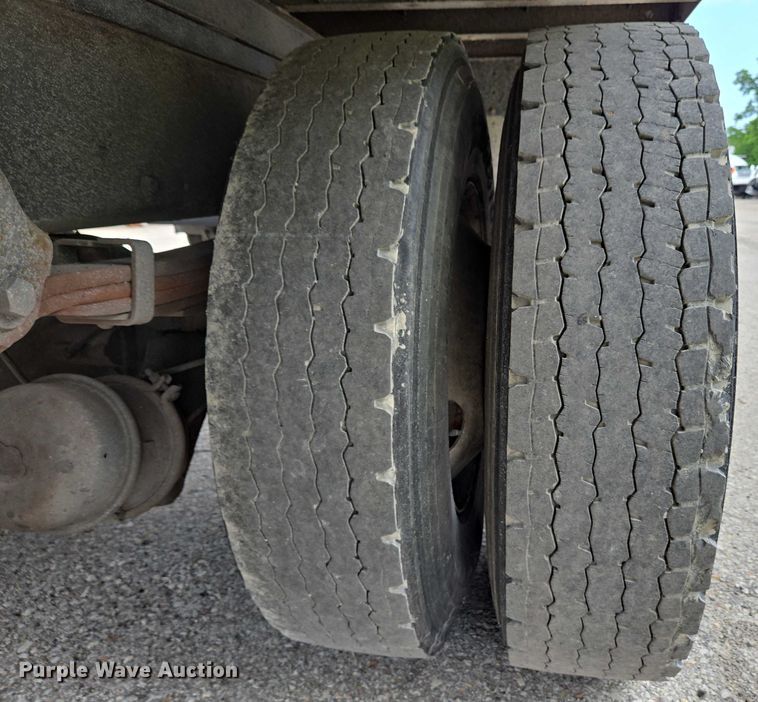 image for item YA0647 2011 Freightliner Business Class M2 box truck