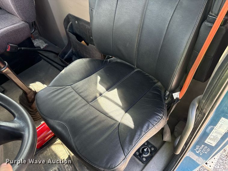 image for item YA0657 2019 Freightliner Cascadia semi truck